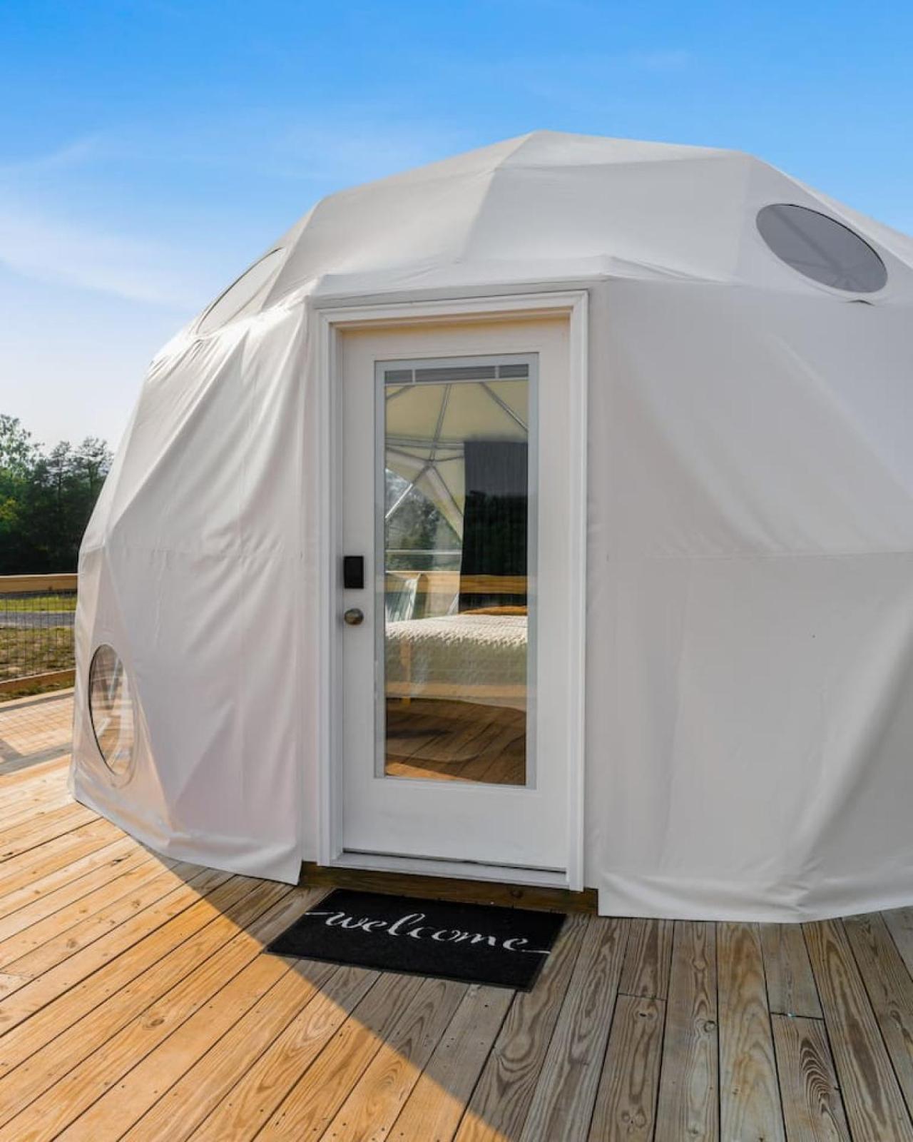 Tranquil Dome At Faraway Camp Guest House Luray Exterior foto